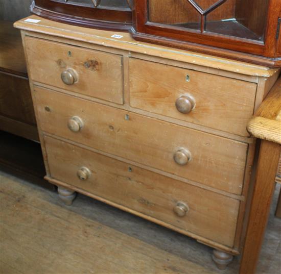 Pine chest of drawers